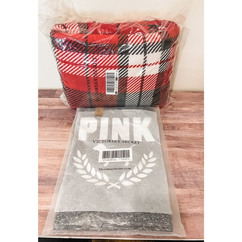 Factory Sealed VS PINK tote and blanket